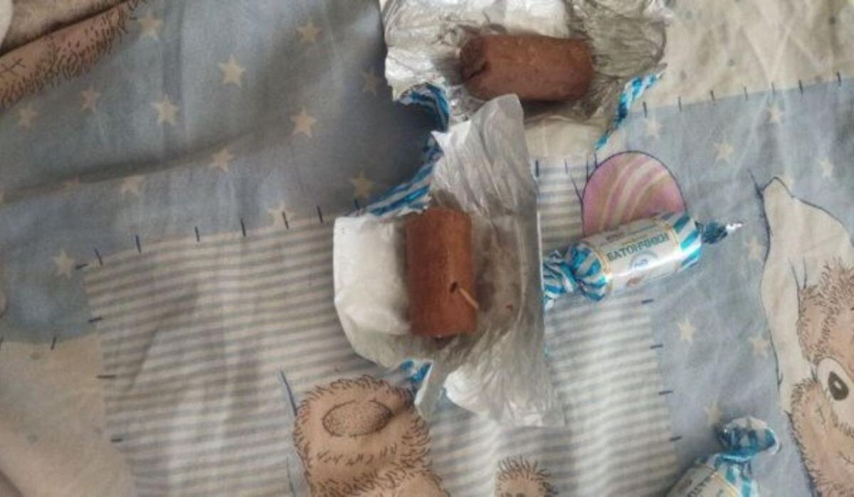     Конфеты с червями. Источник: vestivrn.ru Автор фото: Юлия Чулкова