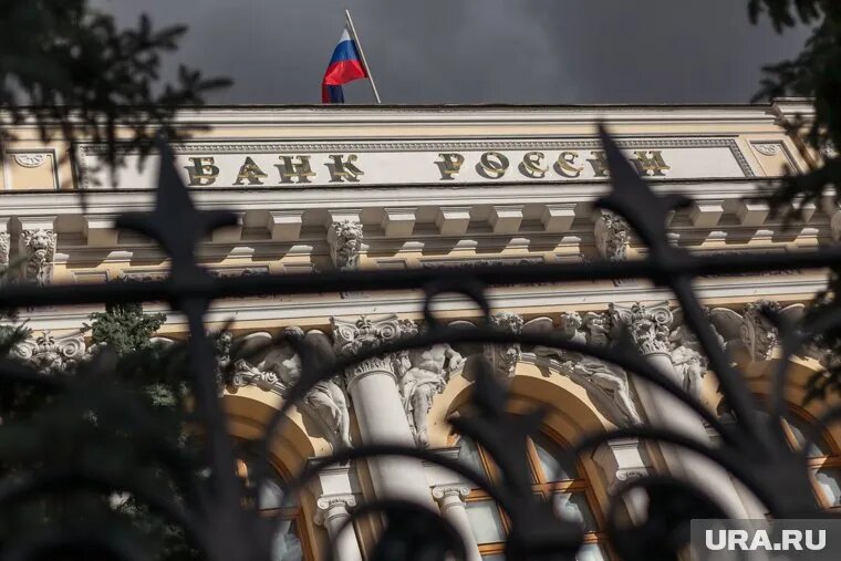 ЦБ РФ предложил ограничить выдачу ипотеки на срок в 30 лет из-за превышения доли ее выдачи за последнее время. Фото: Владимир Андреев © URA.RU