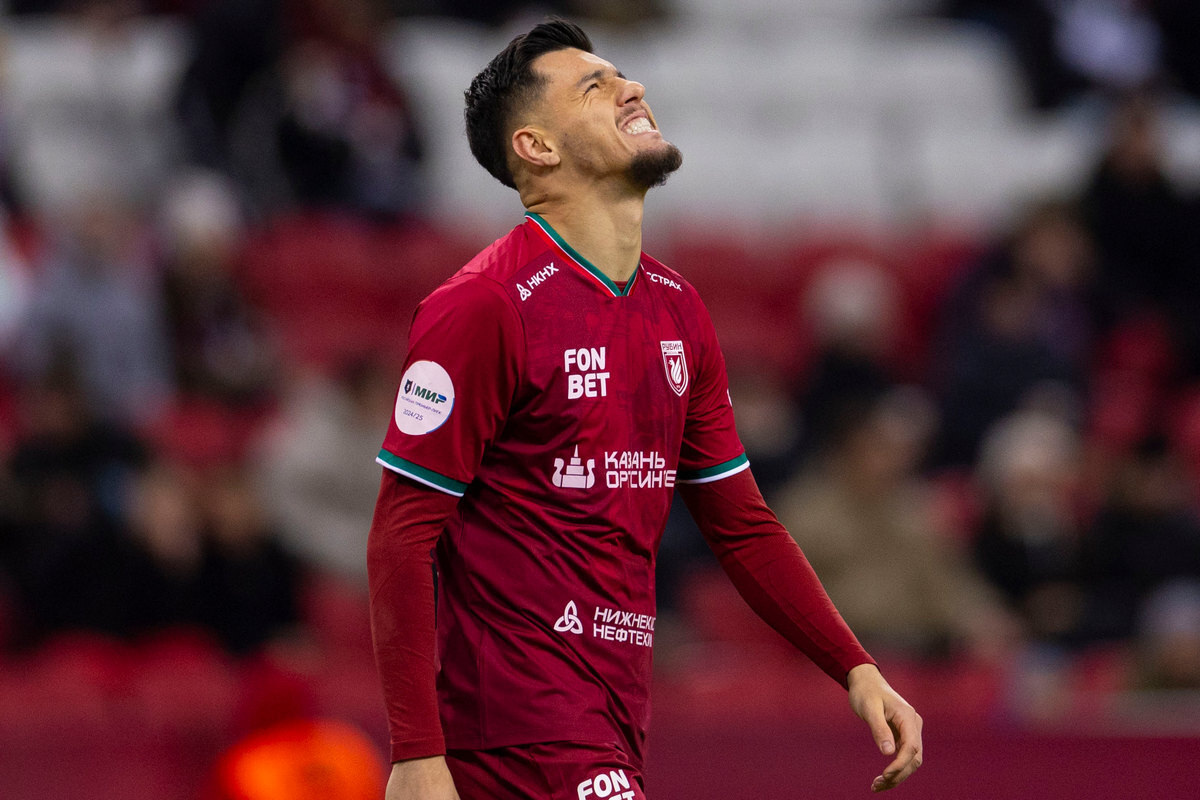    После матчей «Рубина» с ЦСКА (0:0) и «Краснодаром» (1:1) главной темой для обсуждений стала результативность нападающего казанской команды Мирлинда Даку.   
Фото: rubin-kazan.ru