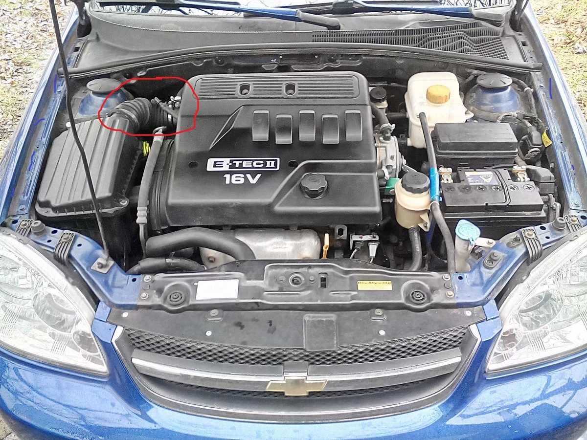 Вот этот патрубок пришлось склеивать