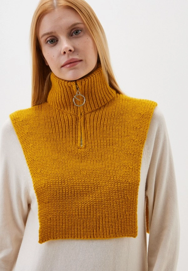 Манишка вязаная яркого цвета