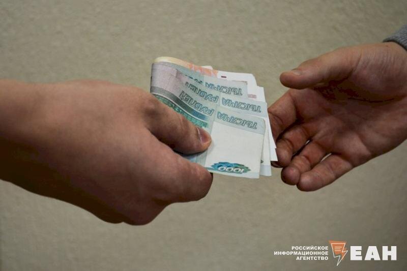    ЕАН / Новые и старые владельцы компаний не договорились, кто же будет платить сотрудникам за переработку