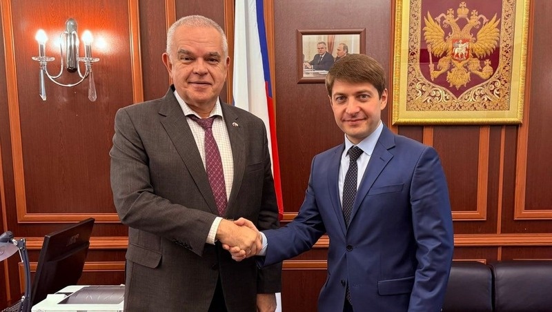    Ректор вуза встретился с послом РФ в Таджикистане Фото: пресс-служба СКФУ