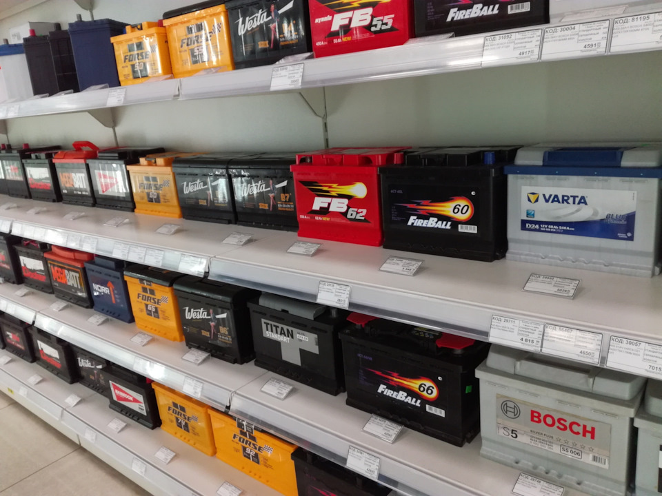 В магазинах представлено огромное количество акумуляторов. Как выбрать нужный