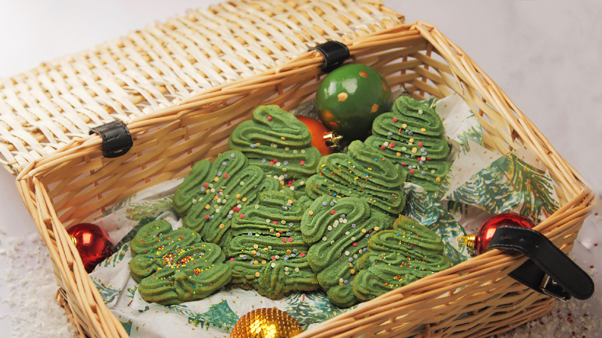 «Елочки» — рождественское печенье с нарядной посыпкой