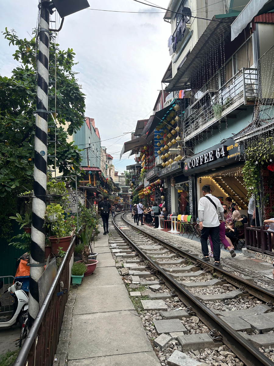 Ханой, Вьетнам. Улица поездов 