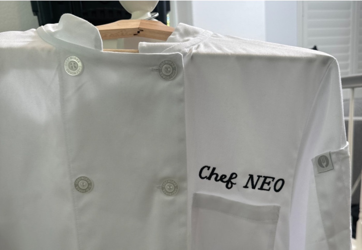 Когда робот готовит стейк: как NEO Beta сразился с шеф-поваром Ником ДиДжиованни на кухне