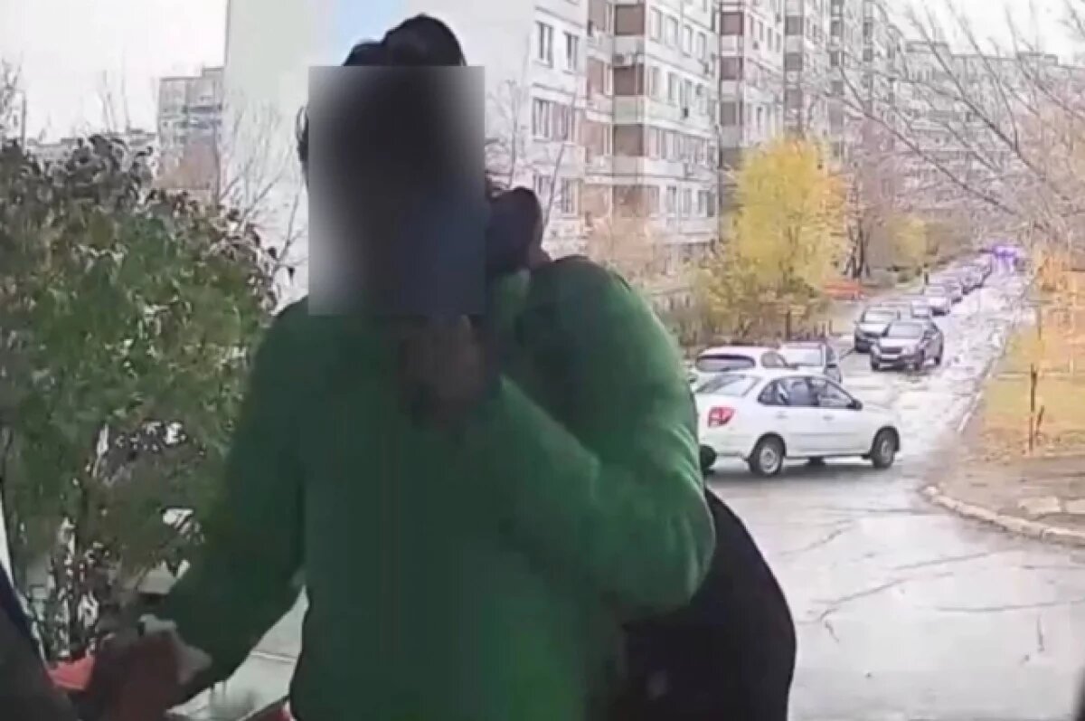    В Тольятти задержана курьерша мошенников, забравшая у бабушки 200 тысяч