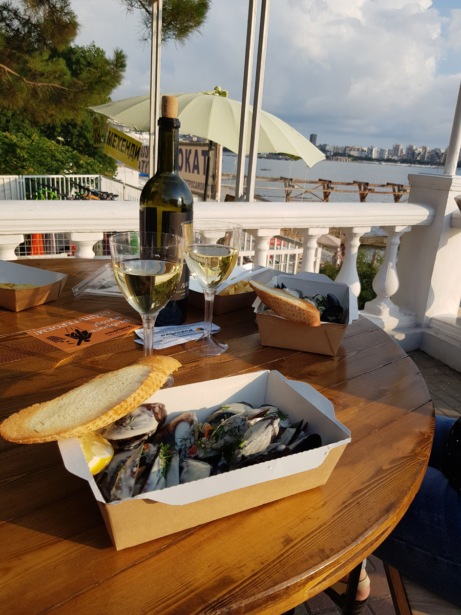 Источник: https://yandex.com/maps/org/divnomorskaya_rakushka/61407624953/?ll=38.072343%2C44.569876&z=14