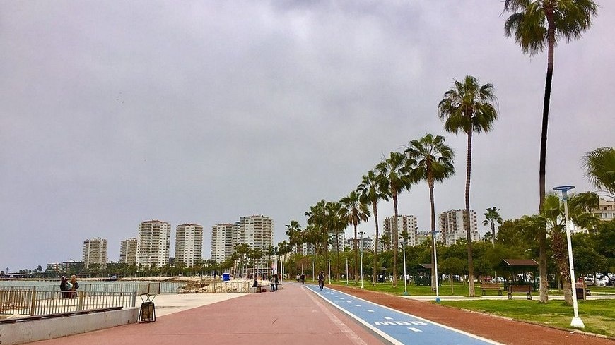 Набережная в Мерсине