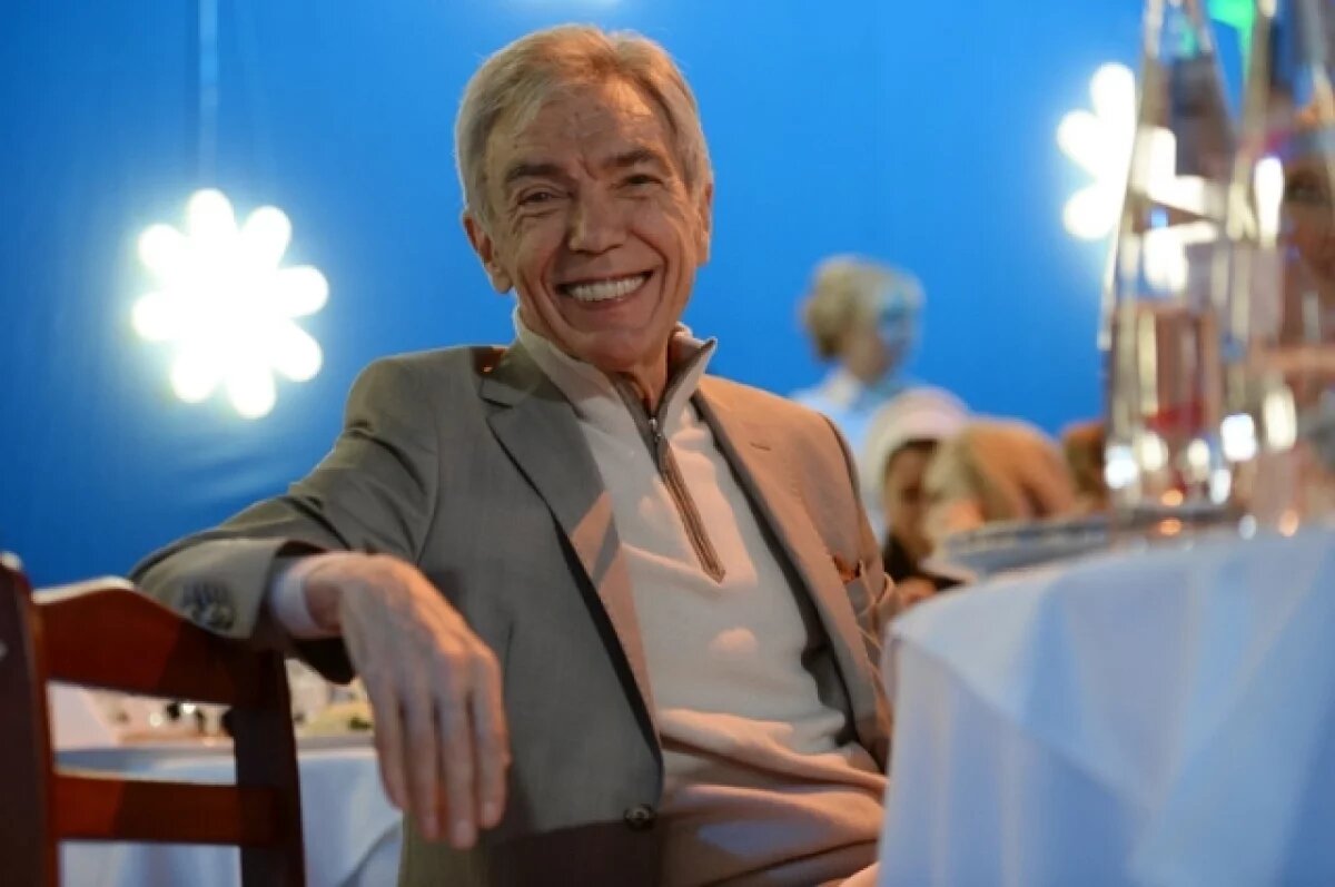    Телеведущий Юрий Николаев пошел на поправку после двух обмороков