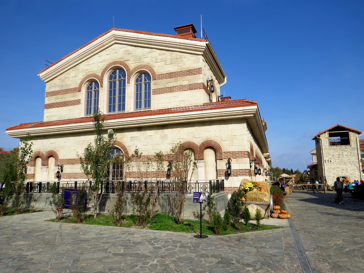 Листайте галерею