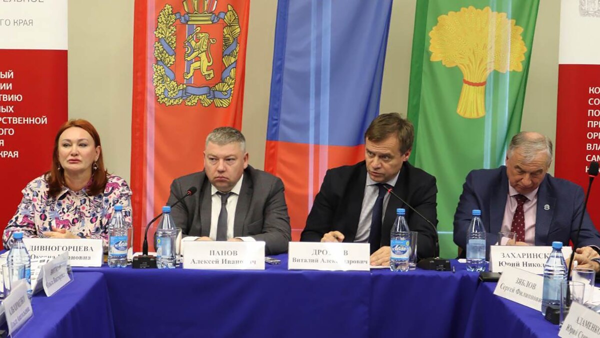 Заседание началось с обсуждения одной из приоритетных задач Красноярского края – лесовосстановления. Фото Вячеслава ПЕТРОВА.