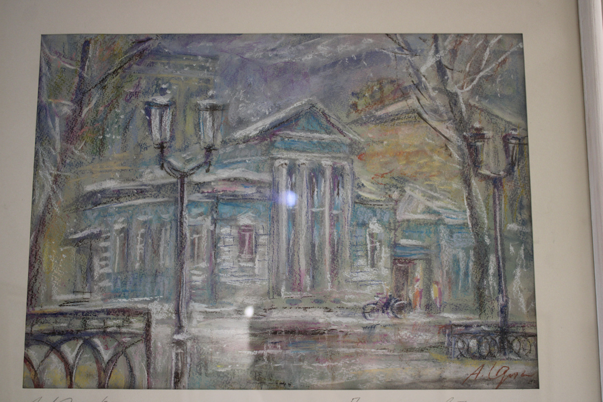 Особняк Росси, в котором расположен Музей, тоже нашел отражение в картинах