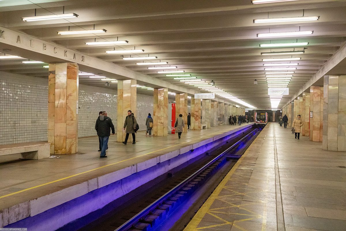 Станция метро «Полежаевская».