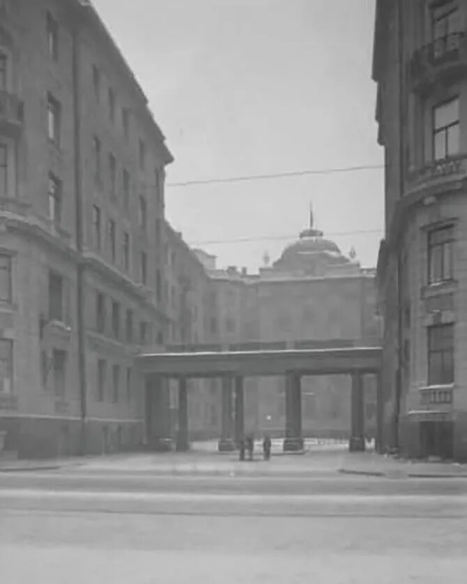 Старая фотография дома найдена в Интернете