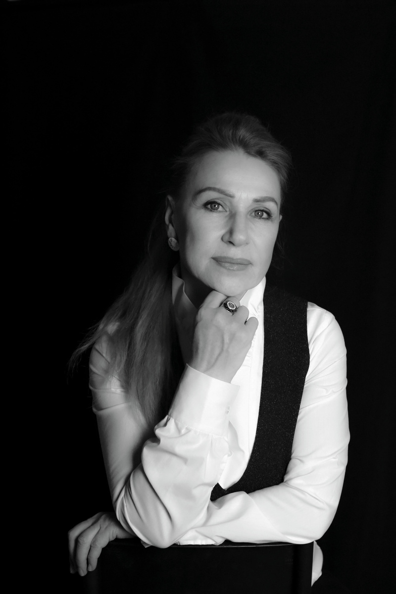 Татьяна Хитрова
Отличник физической культуры и спорта  
Заслуженный работник физической культуры и спорта ЯНАО
 
Победитель окружного конкурса профессионального мастерства «Спортивный Олимп – 2019» в номинации «Тренер-преподаватель»
 
Эксперт коллегии судей Федерации дзюдо России
 
Тренер-преподаватель по дзюдо высшей квалификационной категории спортивной школы «Юность»