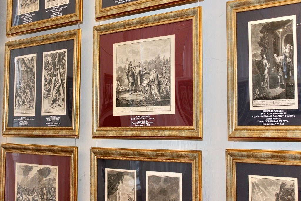    Выставка "Золотой век" открылась в Художественном музее на Советском