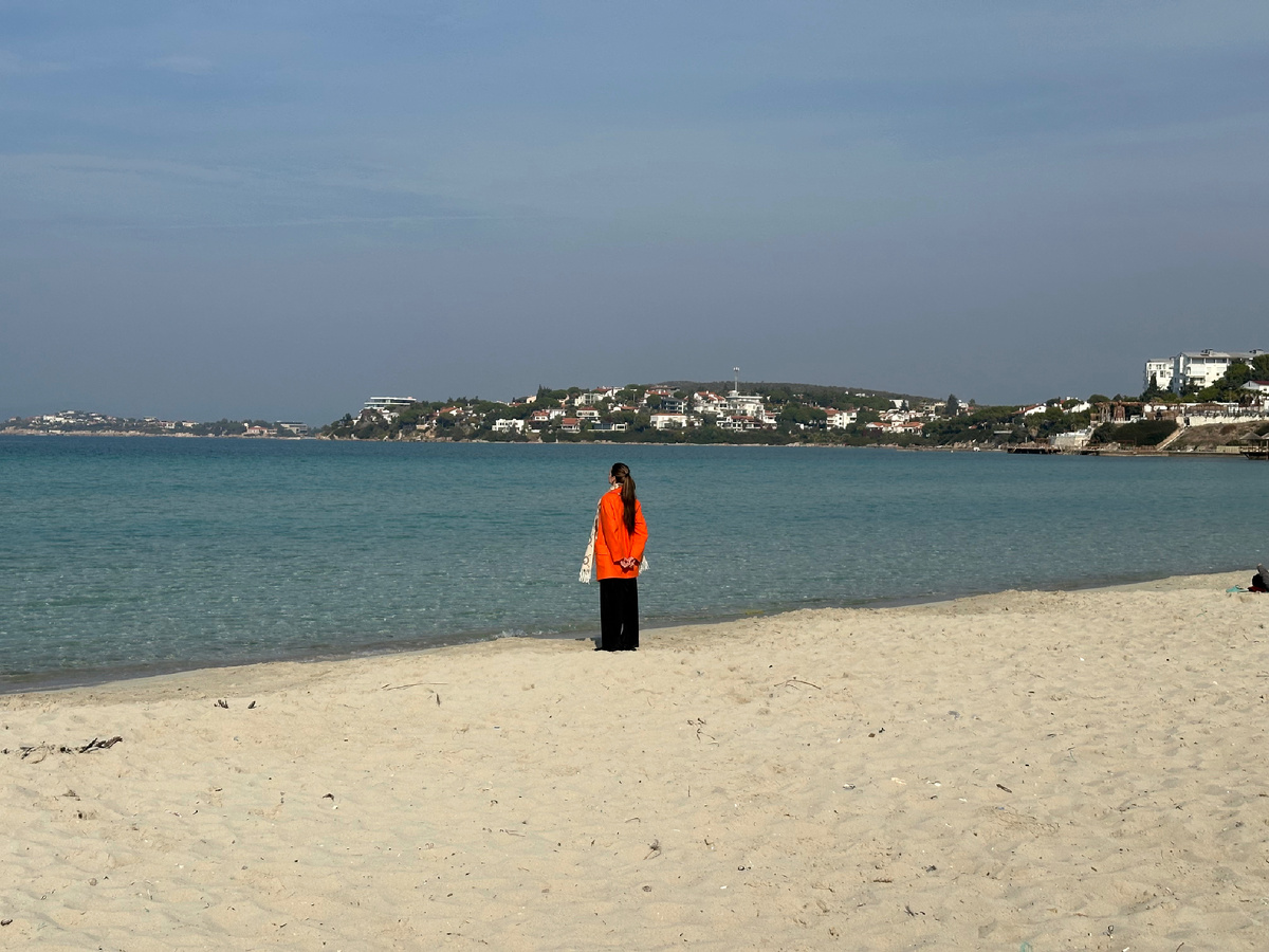 Самый чистый пляж Чешме - Илыджа. Летом здесь очень много людей!