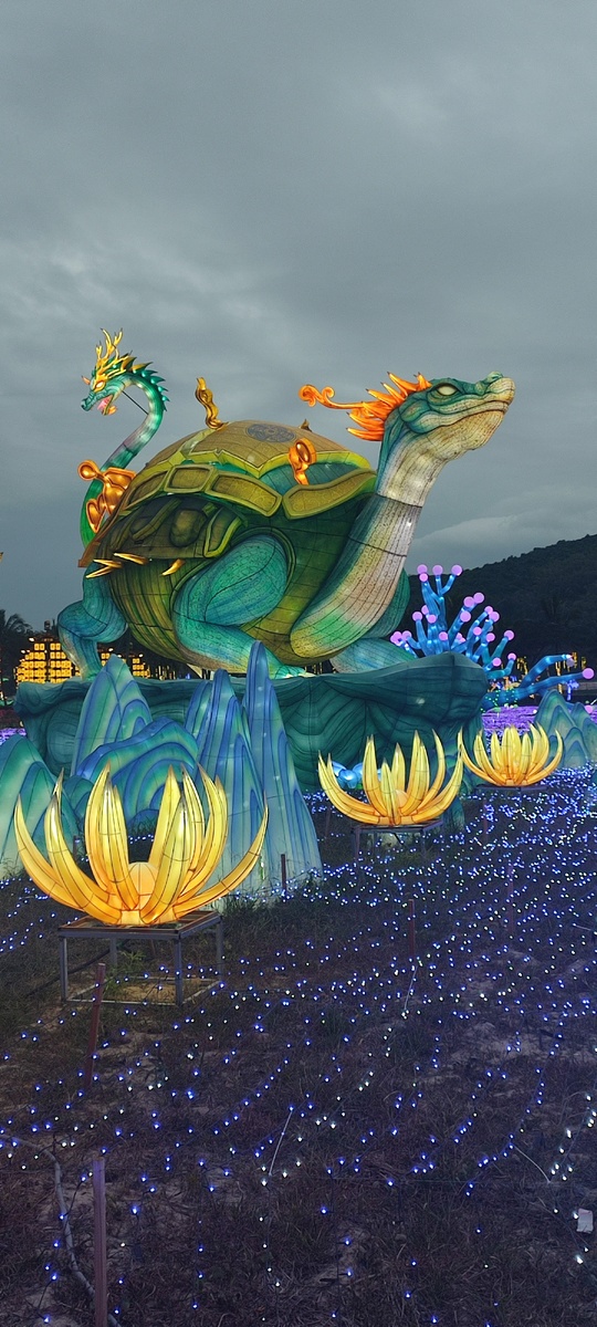 Фигуры драконов огромны