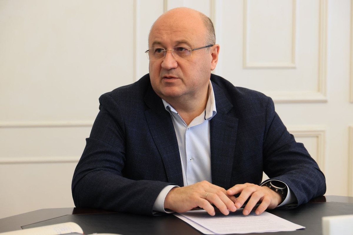 Евгений Голицын специально для Полит74 о выборах 2025 года. Фото Дмитрия Куткина («Вечерний Челябинск»)