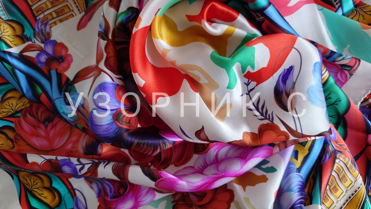 Фрагмент платка "Театральный", фото автора