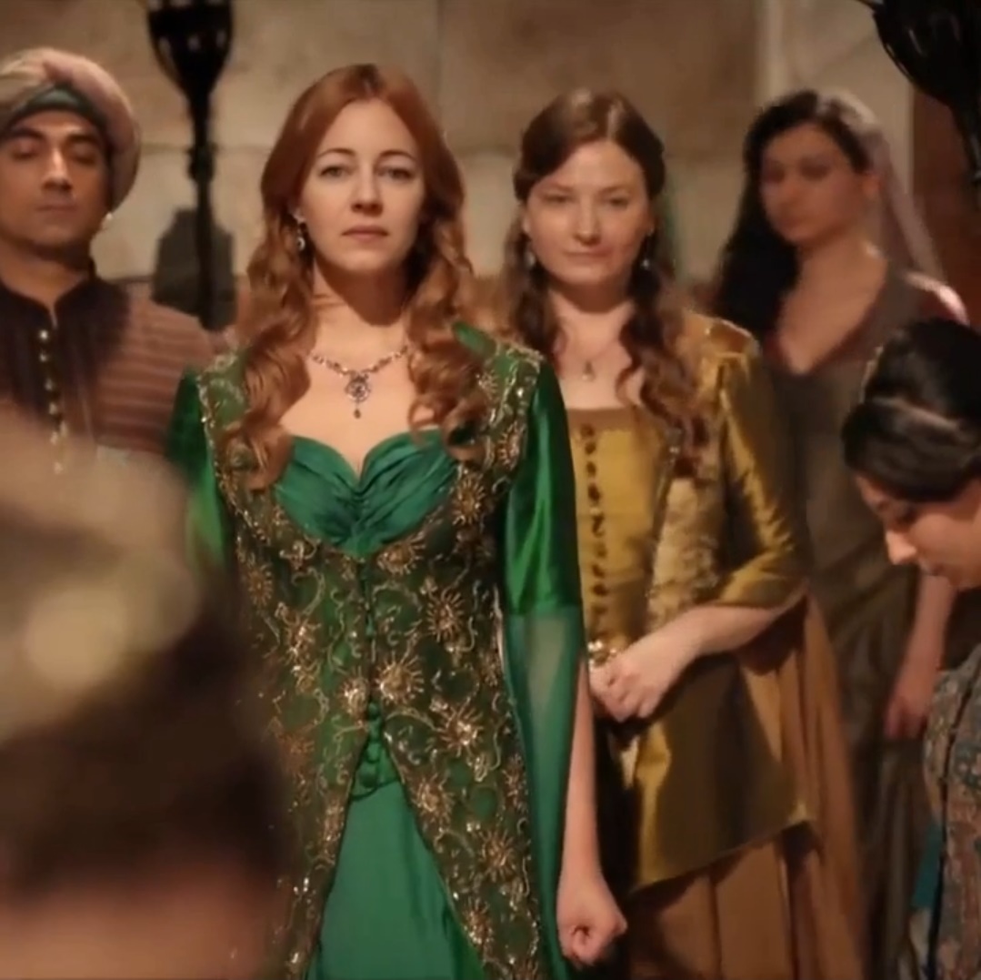 На тему "Ты" и "Вы" картинку не придумала) Но она же должна быть в статье)