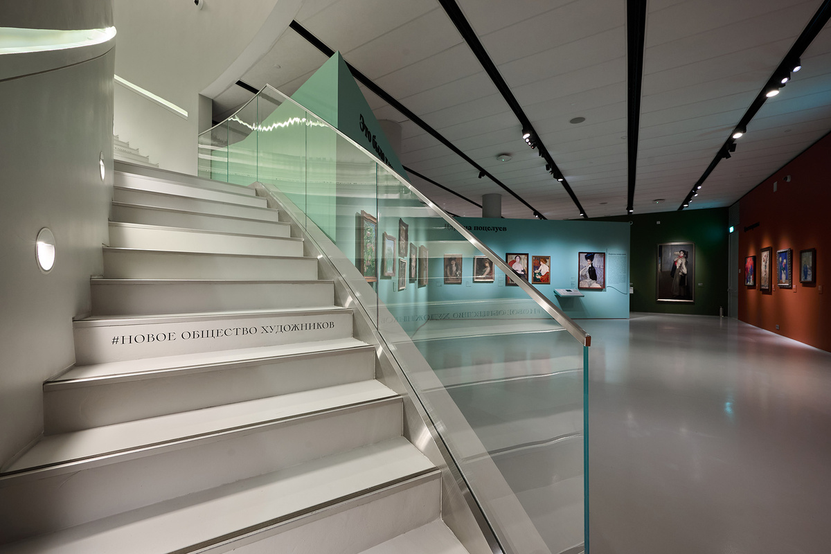    Экспозиция выставки «Новое общество художников»