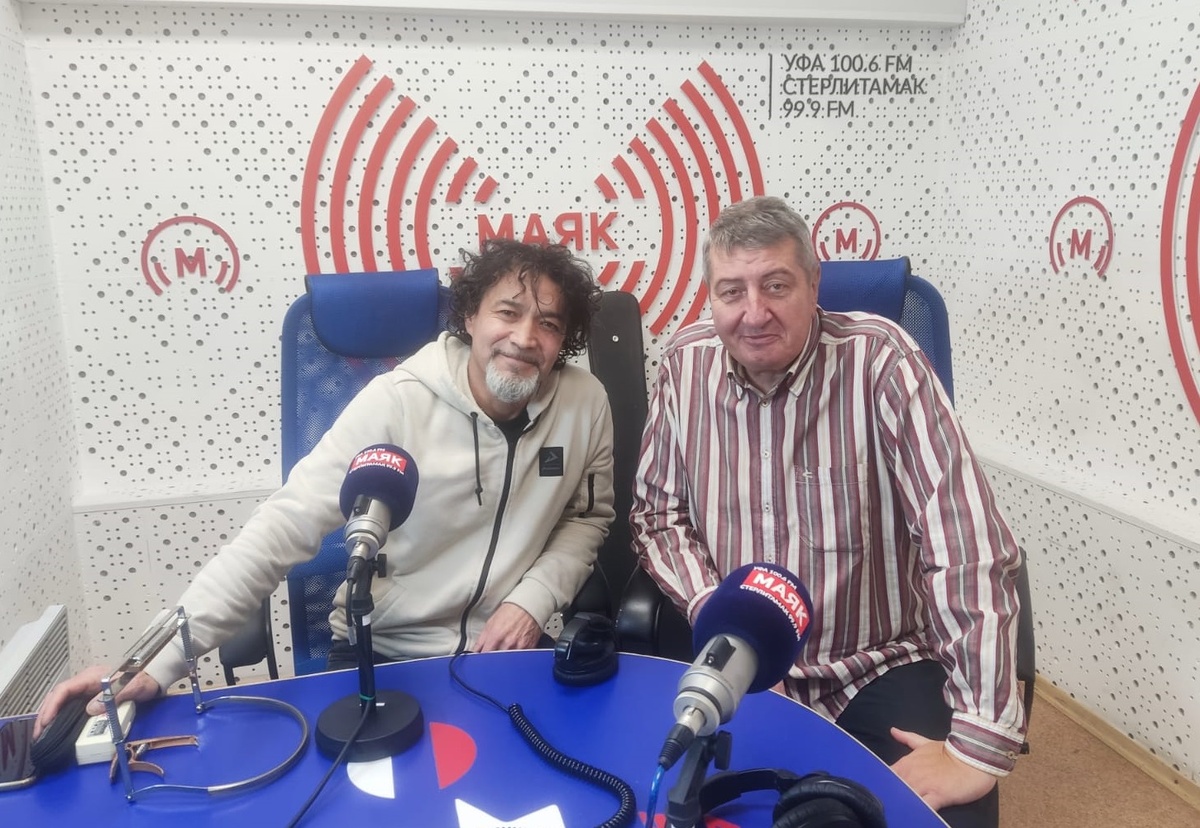    "В рабочий полдень" с Владимиром Кузьмичёвым - 11.11.2024 Творчество Руслана Ахунова