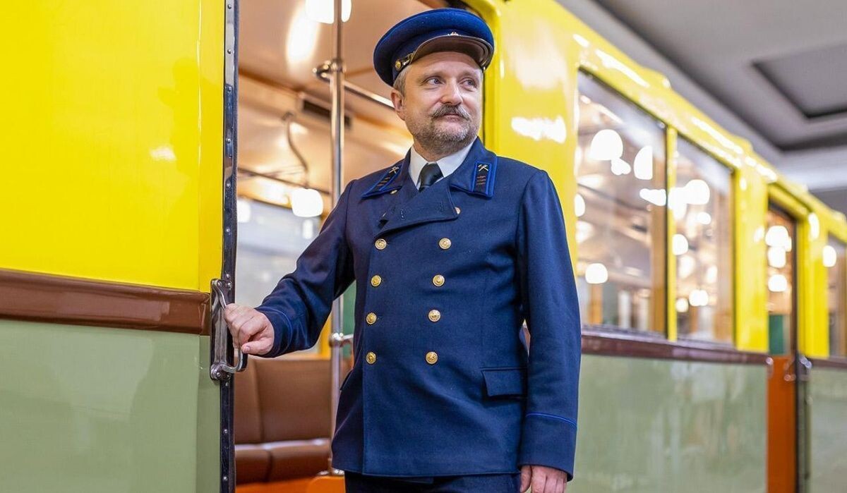     Сотрудник метро. Источник: mos.ru Автор фото: Пресс-служба Мэра и Правительства Москвы