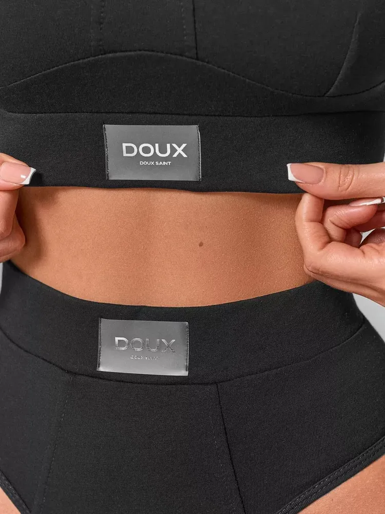 Топ-бюстье и трусики бразилиана с высокой посадкой (артикул на wb 233053466)