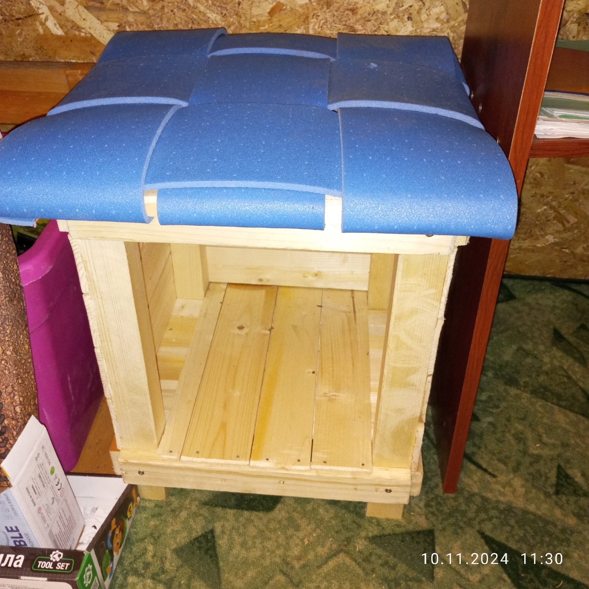 Творческая табуретка. Фото автора. 