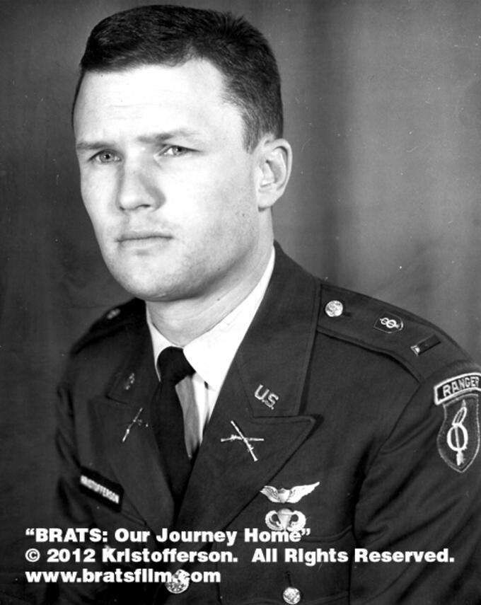 Младший лейтенант Крис Кристофферсон