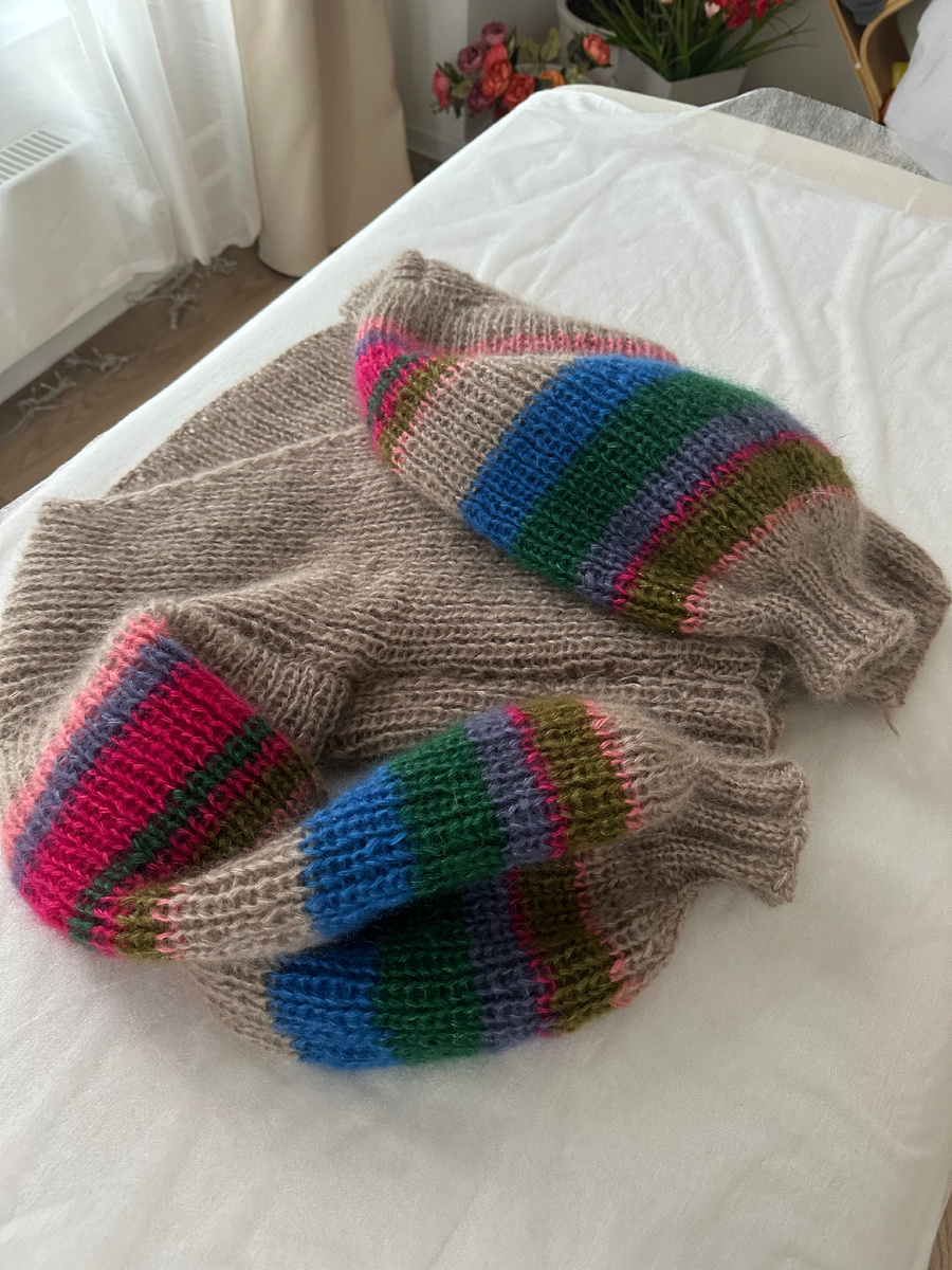 Почти все. Доделаю декор, завязочки и уберу нитки