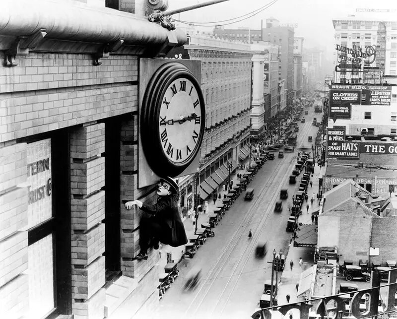 Название представляет собой игровую интерпретацию популярной поговорки «Безопасность превыше всего» — девиза, подразумевающего безопасность на рабочем месте.