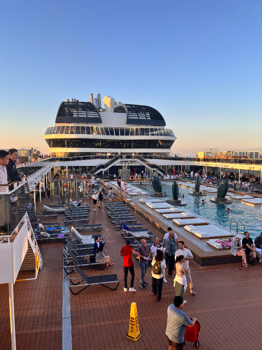 Верхняя палуба лайнера MSC Virtuosa