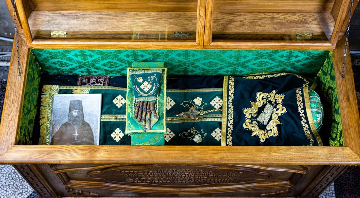 Рака с мощами архимандрита Варлаама 