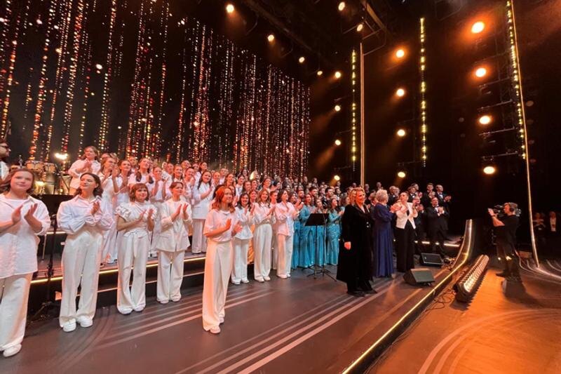    Свердловская детская филармония / Хористы выступили на гала-концерте «Ну-ка, все вместе!»