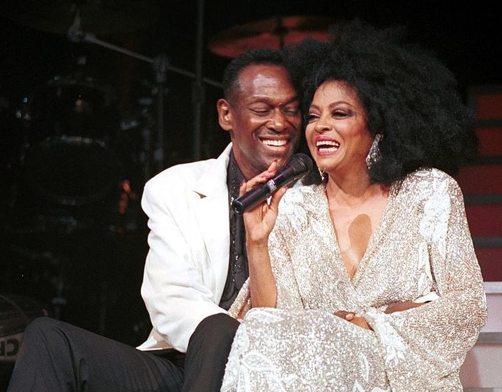 Артист сотрудничал с Дионн Уорвик, Дайаной Росс, Уитни Хьюстон, Мэрайей Кэри и Стиви Уандером. (на фото певец с Дайаной Росс)