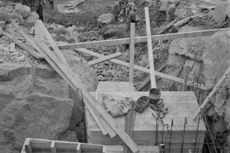 Фотография 1942 г. с процессом заливки железобетонного каземата на узле обороны "Кархумяки", найденная на финском сайте sa-kuva.
