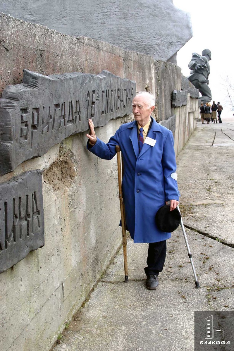 Ветеран Великой Отечественной войны, участник прорыва блокады Полоцко-Лепльской партизанской зоны В.П.Олейников. Май 2005 года.