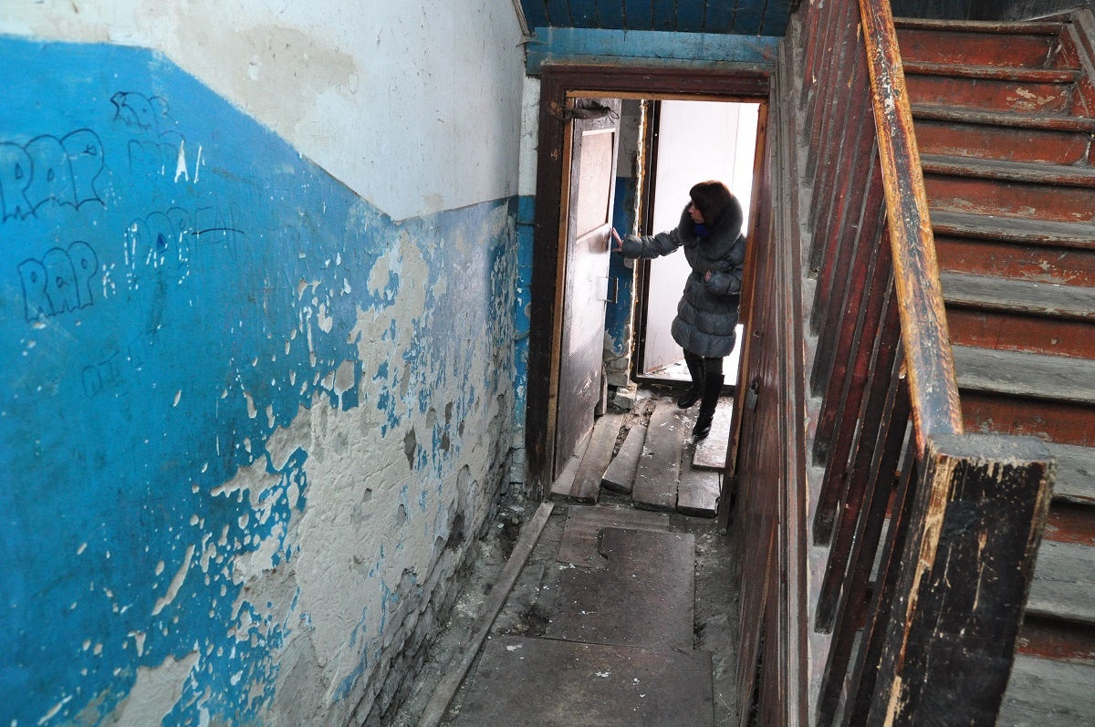    Содержать подъезды в надлежащем состоянии должна управляющая компания.