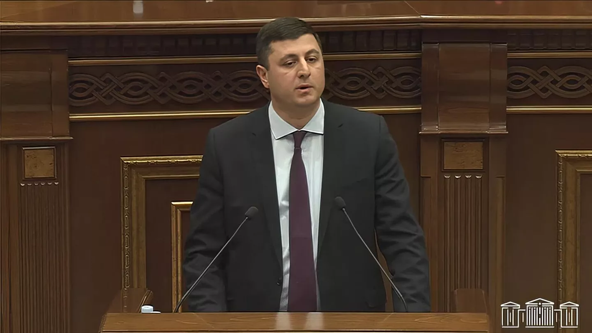 © Photo : press office of the Parliament of Armenia