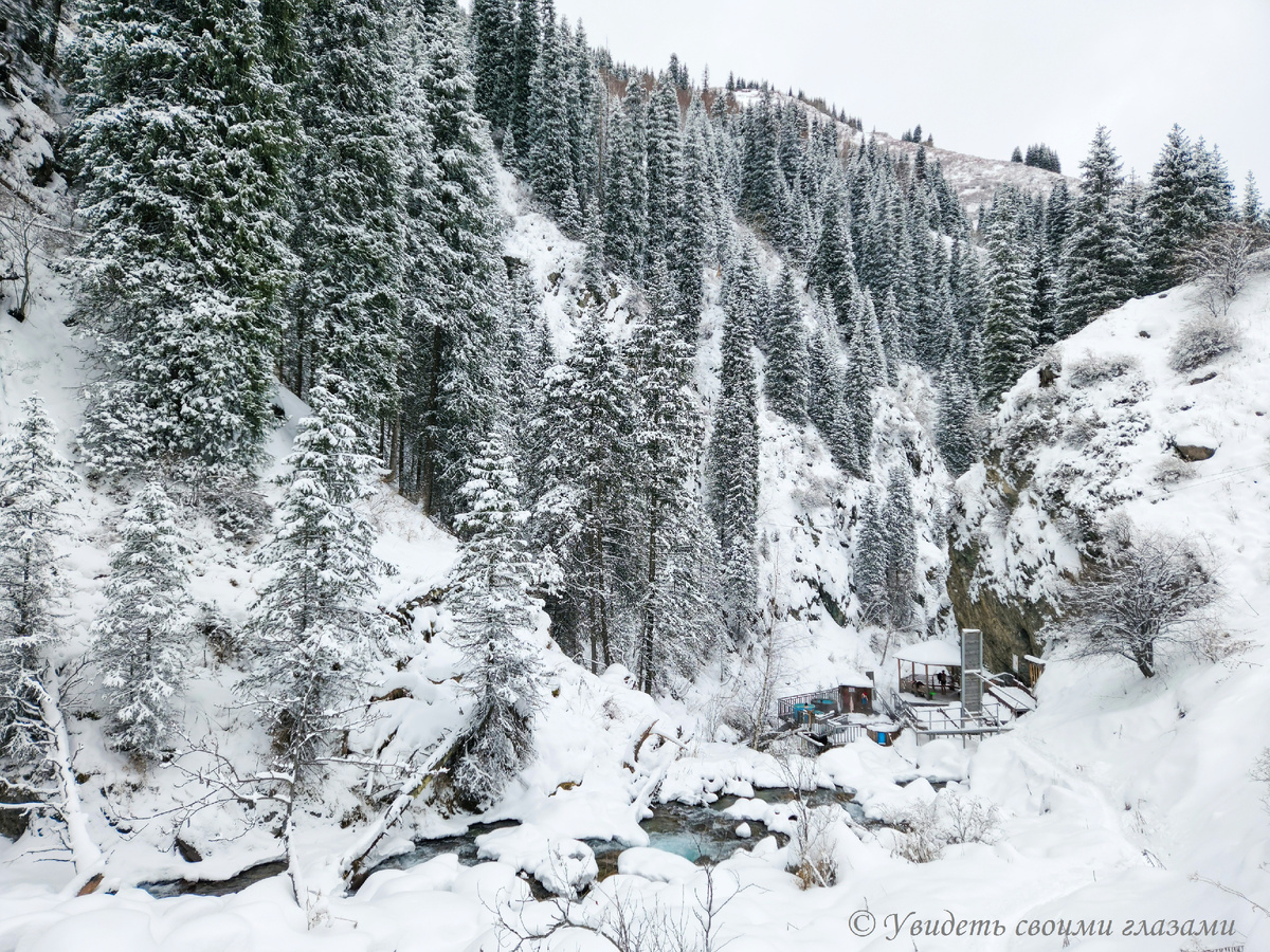 Горячие радоновые источники в ущелье Алма-Арасан, Алматы, Казахстан