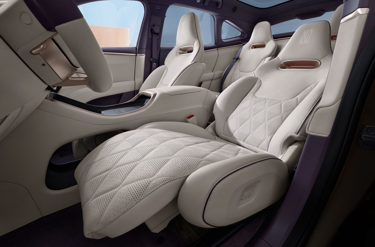    В Россию официально приходит AVATR