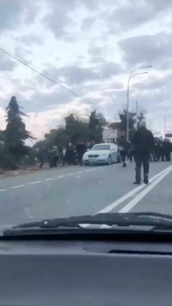 Протестующие в Сухуме. Источник: ria.ru Автор фото: Скриншот видео📷
