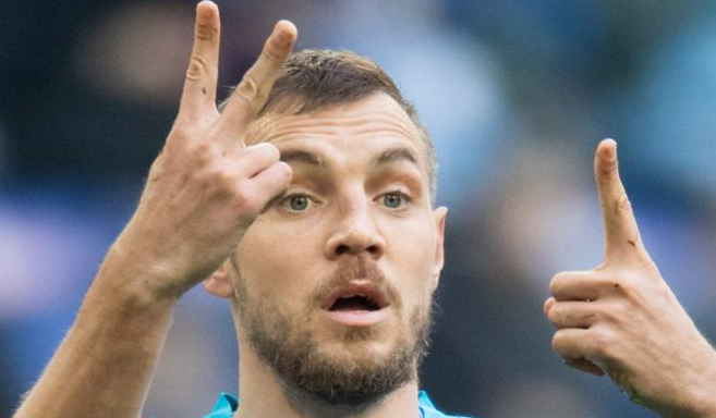 Артем Дзюба по-прежнему остается в центре внимания футбольной аудитории. Фото: соцсети