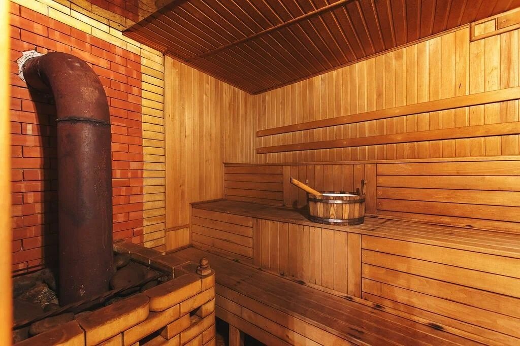 В гостинице есть собственный бар и ресторан, а также русская баня. Фото: «Кристалл» / Яндекс Путешествия