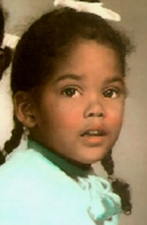 Холли в детстве.