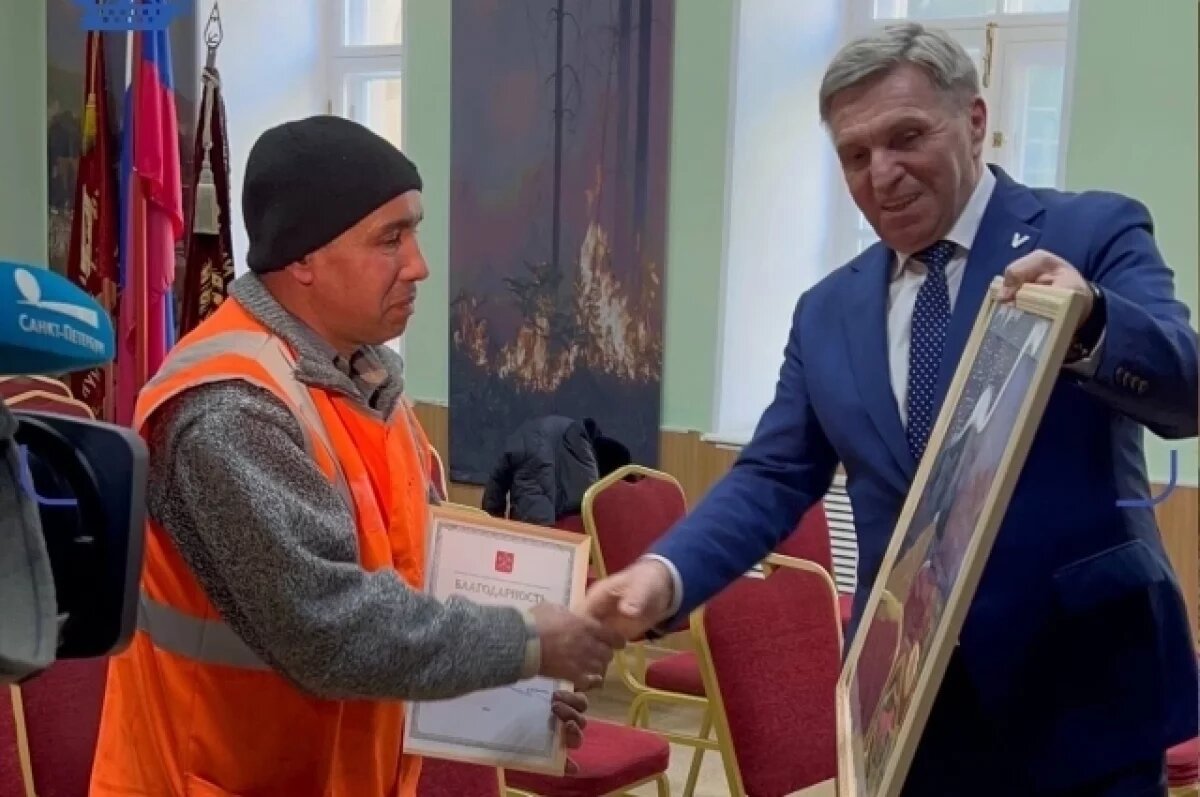    К уволенному главе Адмиралтейского района Оверчуку пришли с обыском